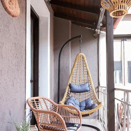 Ampolis Πανσιόν